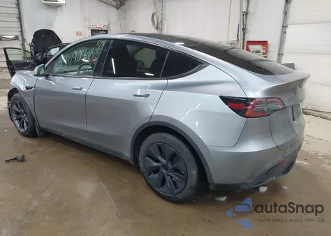 2024 Tesla Model Y Long Range Dual Motor All-Wheel Drive from USA, damaged, VIN 7SAYGDEE1RA304057